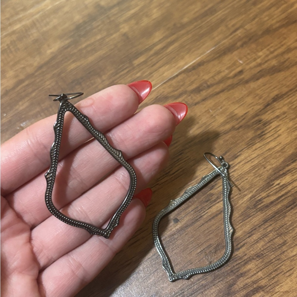 large kendra scott teardrop earrings